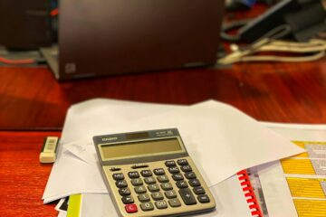 Avoid payroll mistakes on federal projects. Learn how subcontractors in Delta and Mesa County can handle Davis-Bacon wage reporting efficiently.